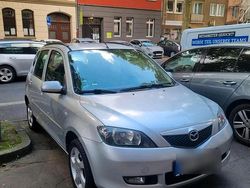 Silber Gebraucht 2004 Mazda 2 Kleinwagen | 2.290 €