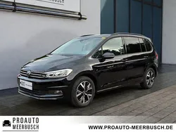 Deep black perleffekt Gebraucht 2024 VW Touran Comfortline Van / Kleinbus | 32.999 € (Fairer Preis)