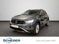Indiumgrau metallic (metallic) Gebraucht 2025 VW T-Roc Life SUV | 28.900 € (Superpreis)