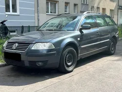Grau Gebraucht 2003 VW Passat Kombi | 950 € (Guter Preis)