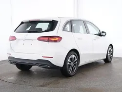 Unilack polarweiß Gebraucht 2024 Mercedes B200 Van / Kleinbus | 31.400 € (Etwas zu teuer)