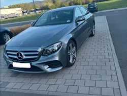 Silber Gebraucht 2017 Mercedes E220 Limousine | 29.999 € (Teuer)