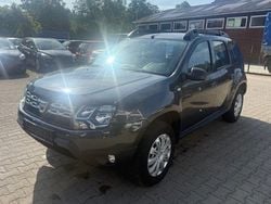 Grau Gebraucht 2015 Dacia Duster Lauréate SUV | 6.900 € (Guter Preis)