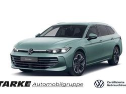Grün Gebraucht 2025 VW Passat Elegance Kombi | 38.930 € (Guter Preis)