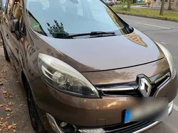 Braun Gebraucht 2013 Renault Grand Scénic III Van / Kleinbus | 4.990 €