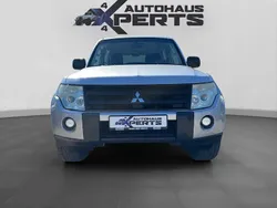 Silber Gebraucht 2008 Mitsubishi Pajero SUV | 14.500 € (Etwas zu teuer)
