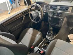 Weiß Gebraucht 2019 VW Caddy Van / Kleinbus | 16.555 € (Guter Preis)