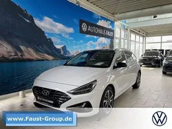 Weiß Gebraucht 2021 Hyundai i30 Edition 30+ Limousine | 19.400 € (Guter Preis)