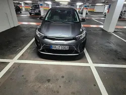 Grau Gebraucht 2018 Kia Stonic 2 SUV | 12.500 €