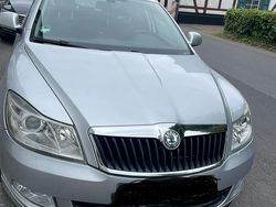 Silber Gebraucht 2010 Skoda Octavia Kombi | 3.000 € (Fairer Preis)
