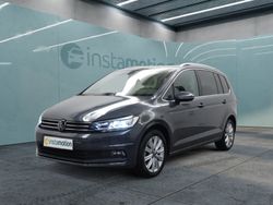 Grau Gebraucht 2024 VW Touran Pro Van / Kleinbus | 37.250 € (Fairer Preis)