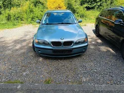 Grün Gebraucht 2004 BMW 320 Limousine | 850 €