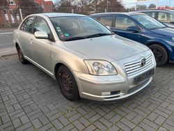 Gold Gebraucht 2006 Toyota Avensis Limousine | 1.990 €