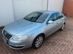 Blau Gebraucht 2007 VW Passat Limousine | 3.800 € (Fairer Preis)