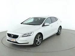 Weiß Gebraucht 2017 Volvo V40 Momentum Kombi | 15.230 € (Etwas zu teuer)