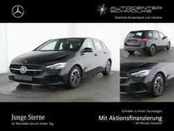 Lack kosmosschwarz (metallic) Gebraucht 2024 Mercedes B180 Van / Kleinbus | 33.332 € (Etwas zu teuer)