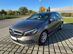 Grau Gebraucht 2017 Mercedes A180 Edition Kleinwagen | 14.700 € (Fairer Preis)