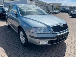 Grau Gebraucht 2005 Skoda Octavia Ambiente Limousine | 2.999 € (Fairer Preis)