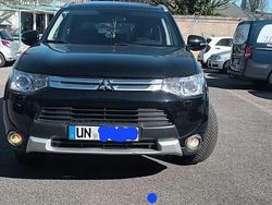 Schwarz Gebraucht 2014 Mitsubishi Outlander Invite SUV | 11.500 € (Teuer)