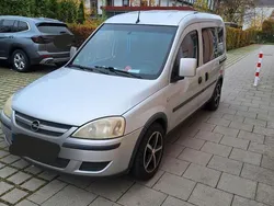 Grau Gebraucht 2006 Opel Combo Van / Kleinbus | 2.300 € (Fairer Preis)