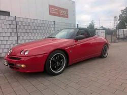 Rot Gebraucht 2000 Alfa Romeo Spider Cabrio | 10.000 € (Etwas zu teuer)