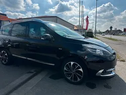 Schwarz Gebraucht 2015 Renault Scénic III Bose Edition Van / Kleinbus | 7.999 € (Etwas zu teuer)