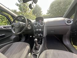 Schwarz Gebraucht 2014 Opel Corsa Color Edition Kleinwagen | 4.800 € (Fairer Preis)