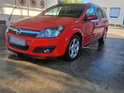 Rot Gebraucht 2005 Opel Astra Kombi | 800 € (Guter Preis)