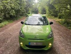 Grün Gebraucht 2015 Mitsubishi Space Star Kleinwagen | 2.750 €