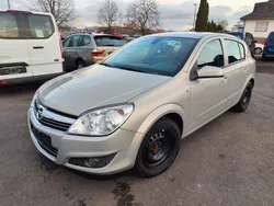 Grau Gebraucht 2009 Opel Astra Edition Limousine | 2.600 € (Etwas zu teuer)