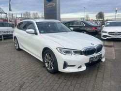 Weiß Gebraucht 2020 BMW 330e Luxury Line Kombi | 28.999 € (Fairer Preis)