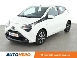 Weiß Gebraucht 2020 Toyota Aygo X-play Kleinwagen | 13.310 € (Fairer Preis)