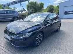 Deep black perleffekt Gebraucht 2023 VW Golf VIII United Kleinwagen | 24.920 € (Guter Preis)