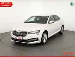 Weiß Gebraucht 2020 Skoda Superb Limousine | 23.990 € (Fairer Preis)