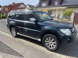 Grün Gebraucht 2008 Mitsubishi Pajero Instyle SUV | 13.800 € (Fairer Preis)