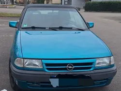 Blau Gebraucht 1994 Opel Astra Cabriolet Cabrio | 1.700 €