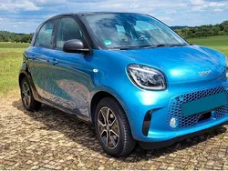 Blau Gebraucht 2021 Smart ForFour Electric Drive Kleinwagen | 10.400 € (Fairer Preis)