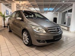 Grau Gebraucht 2006 Mercedes B200 Edition Van / Kleinbus | 2.999 € (Guter Preis)