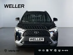 Schwarz Gebraucht 2024 Toyota Corolla Cross Team SUV | 32.490 € (Fairer Preis)