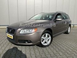 Grau metallic Gebraucht 2009 Volvo V70 Summum Kombi | 8.650 € (Fairer Preis)