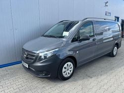 Grau Gebraucht 2020 Mercedes Vito Van / Kleinbus | 24.999 € (Fairer Preis)