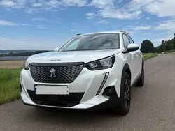 Weiß Gebraucht 2022 Peugeot 2008 Allure SUV | 18.500 € (Fairer Preis)