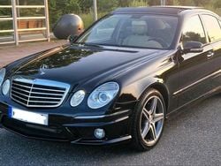 Schwarz Gebraucht 2007 Mercedes E500 AMG line Limousine | 13.890 €