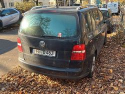 Schwarz Gebraucht 2007 VW Touran Trendline Van / Kleinbus | 1.100 € (Superpreis)