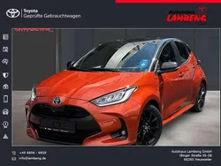 Inferno orange metallic / dach Gebraucht 2023 Toyota Yaris Hybrid Style Kleinwagen | 22.590 € (Etwas zu teuer)