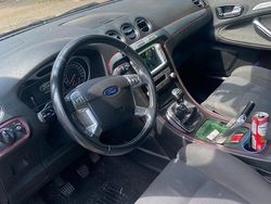 Silber Gebraucht 2008 Ford S-MAX Van / Kleinbus | 2.550 € (Fairer Preis)