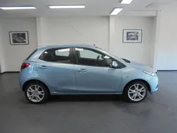 Blau Gebraucht 2008 Mazda 2 Kleinwagen | 1.990 € (Fairer Preis)