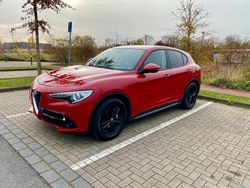 Rot Gebraucht 2018 Alfa Romeo Stelvio Super SUV | 24.990 € (Fairer Preis)