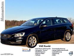 Blau Gebraucht 2016 Volvo V60 Momentum Kombi | 15.950 € (Fairer Preis)