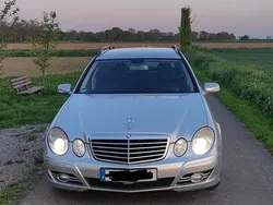 Silber Gebraucht 2009 Mercedes 220 Avantgarde Kombi | 1.950 €
